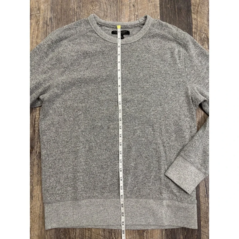 Banana Republic Ultra-Soft Waffle Pullover Mens Medium Gray Crewneck Long Sleeve